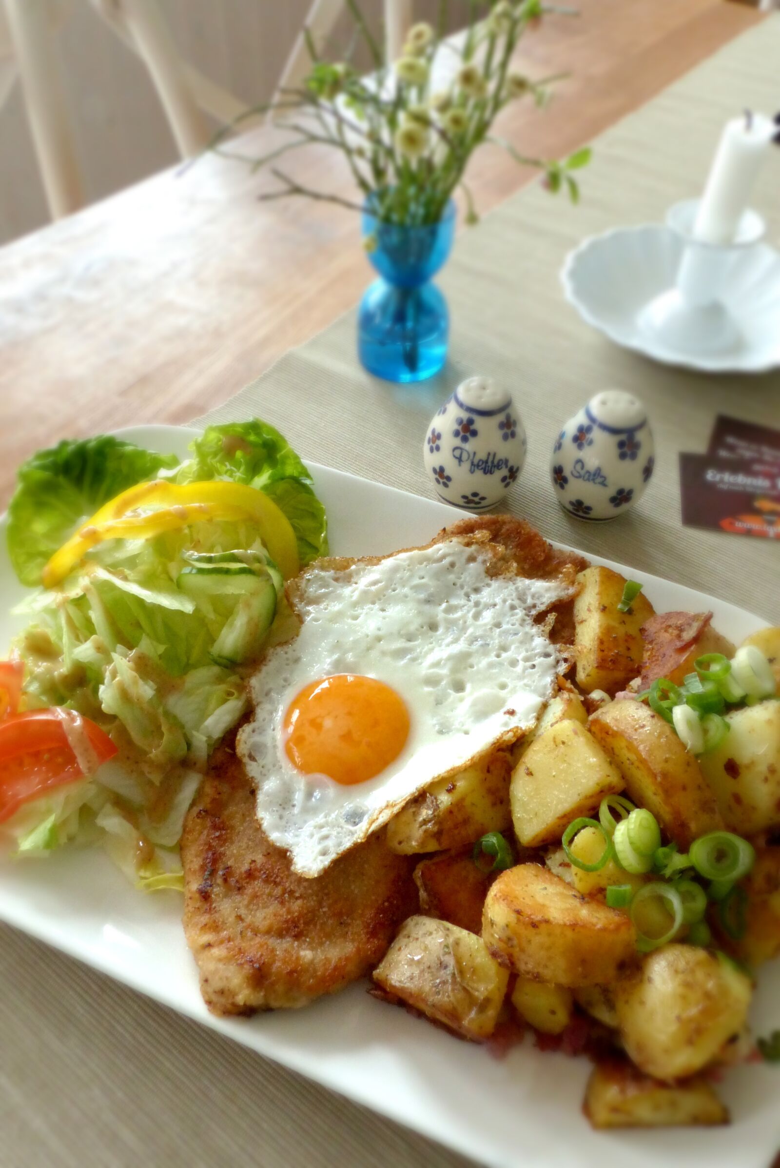 Panasonic Lumix DMC-FZ200 sample photo. Schnitzel, meal, meat photography