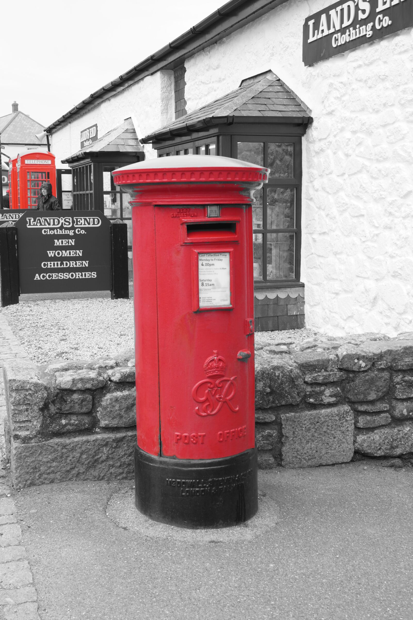 Sony DT 18-55mm F3.5-5.6 SAM II sample photo. Red, post box, letter photography
