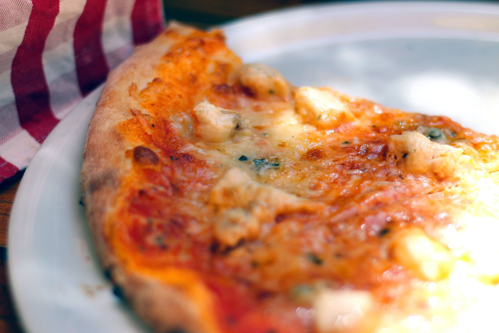 Canon EOS 70D + Canon EF 50mm F1.8 II sample photo. Dinner, italian, lunch, pizza photography