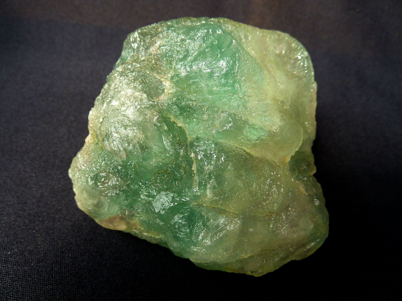 Panasonic Lumix DMC-ZS7 (Lumix DMC-TZ10) sample photo. Fluorite, fluorspar, glass gloss photography