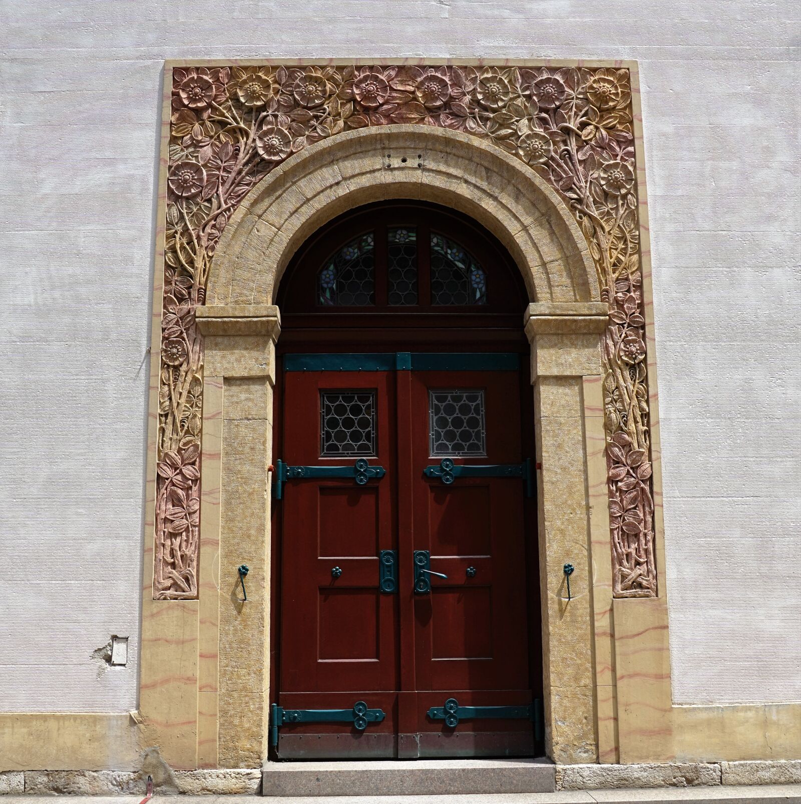 Sony ILCA-77M2 + Sony DT 16-50mm F2.8 SSM sample photo. Church, input, art nouveau photography