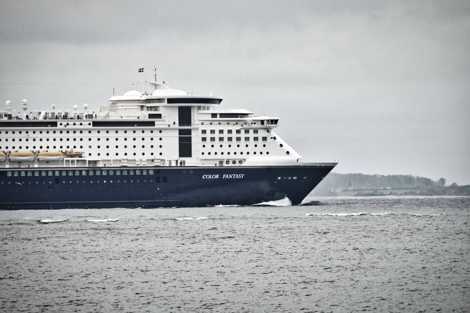 Panasonic Lumix DMC-FZ1000 sample photo. Ship, ferry, transport photography