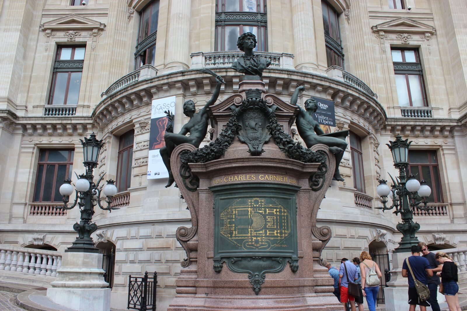 Canon EOS 600D (Rebel EOS T3i / EOS Kiss X5) sample photo. Paris, france, architecture photography
