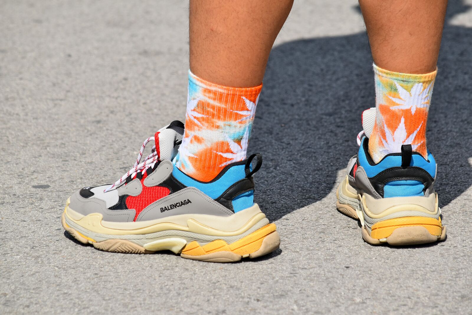 Nikon D5500 sample photo. Colorful, legs, sport, shoe photography