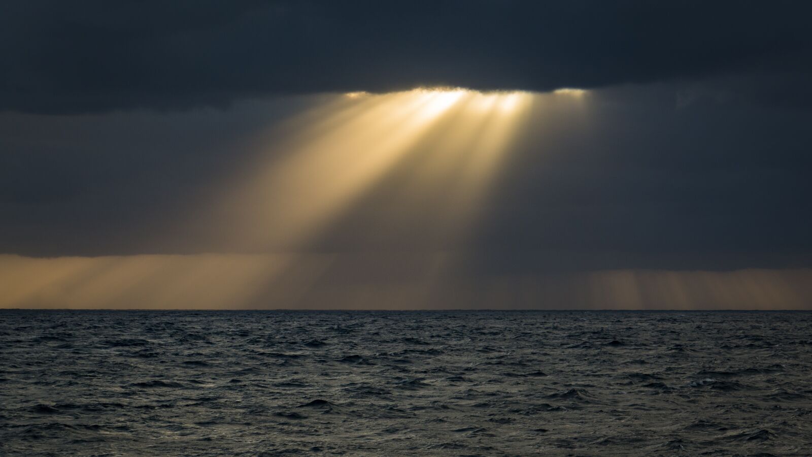 Canon EOS 70D sample photo. Sunbeam, sun, clouds photography