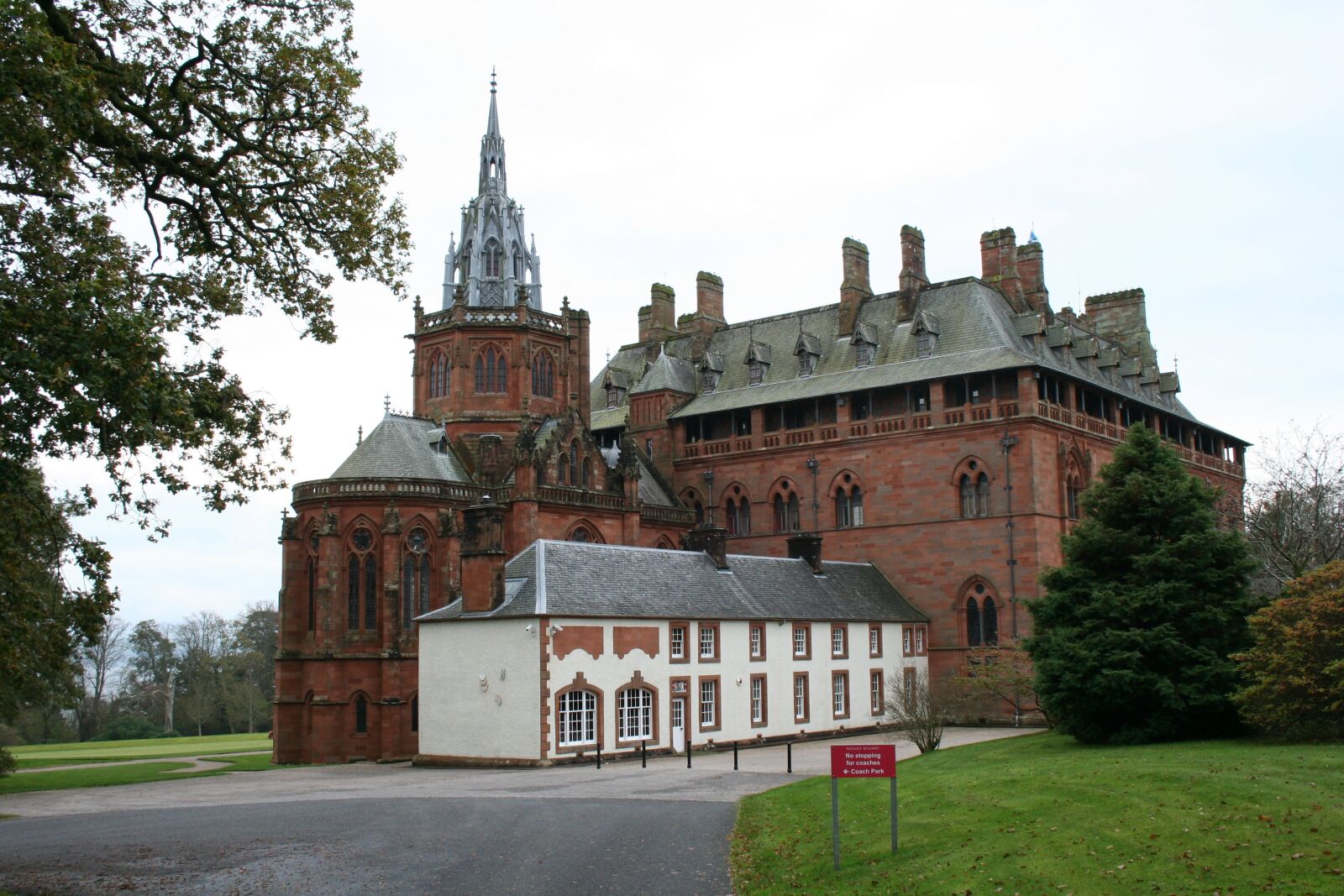 Canon EOS 350D (EOS Digital Rebel XT / EOS Kiss Digital N) sample photo. Bute, mount stuart, house photography