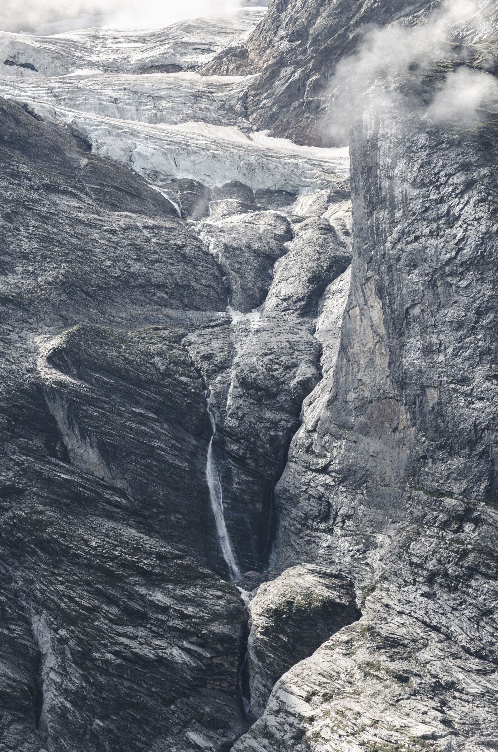 Nikon D5100 sample photo. Crevices, landscape, monochrome photography