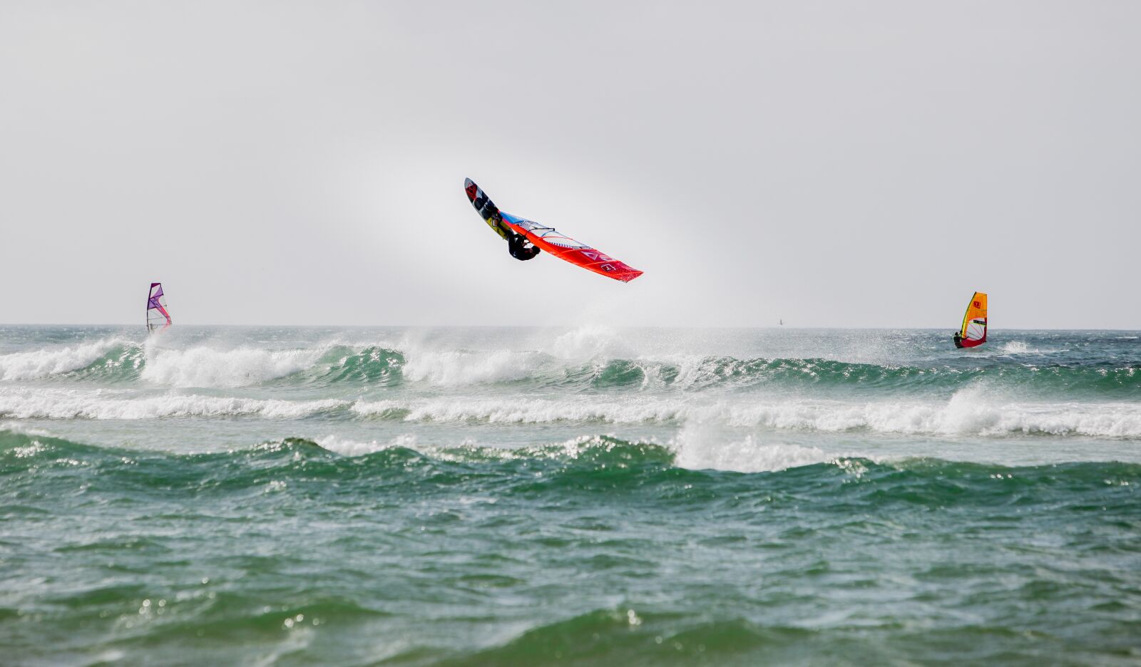 Canon EOS 5D Mark II + Canon EF 70-200mm F2.8L IS USM sample photo. Windsurfing, back loop, waves photography