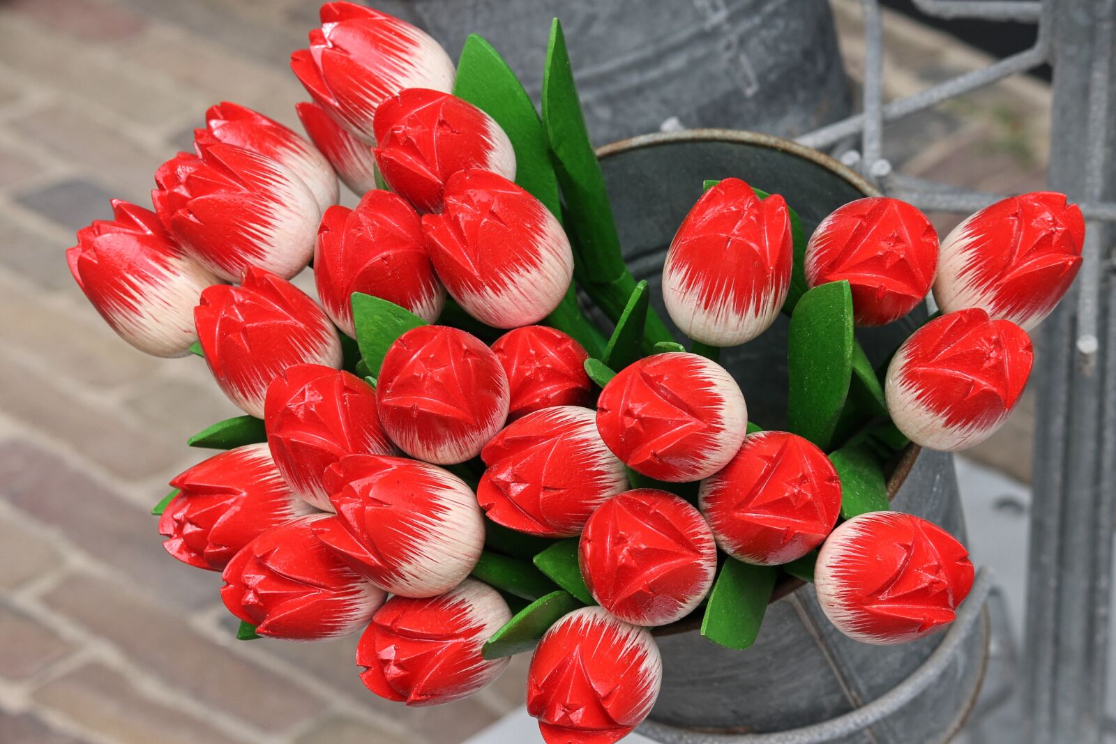Canon EOS 1100D (EOS Rebel T3 / EOS Kiss X50) sample photo. Tulips, wooden tulips, decoration photography