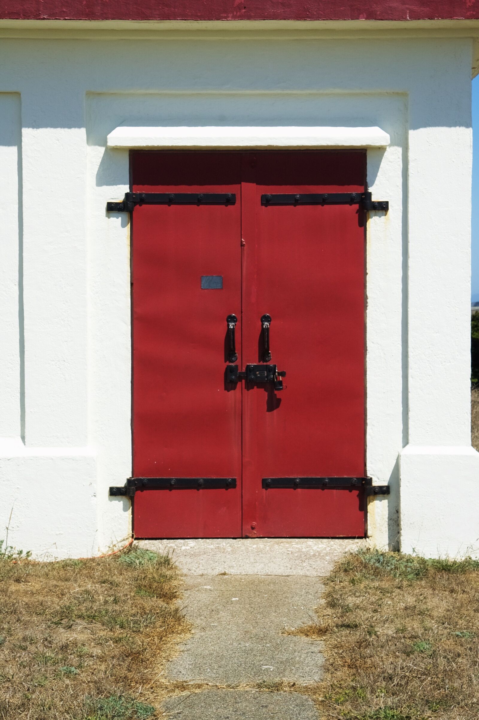 Nikon D70 sample photo. Door, handle, lighthouse, red photography