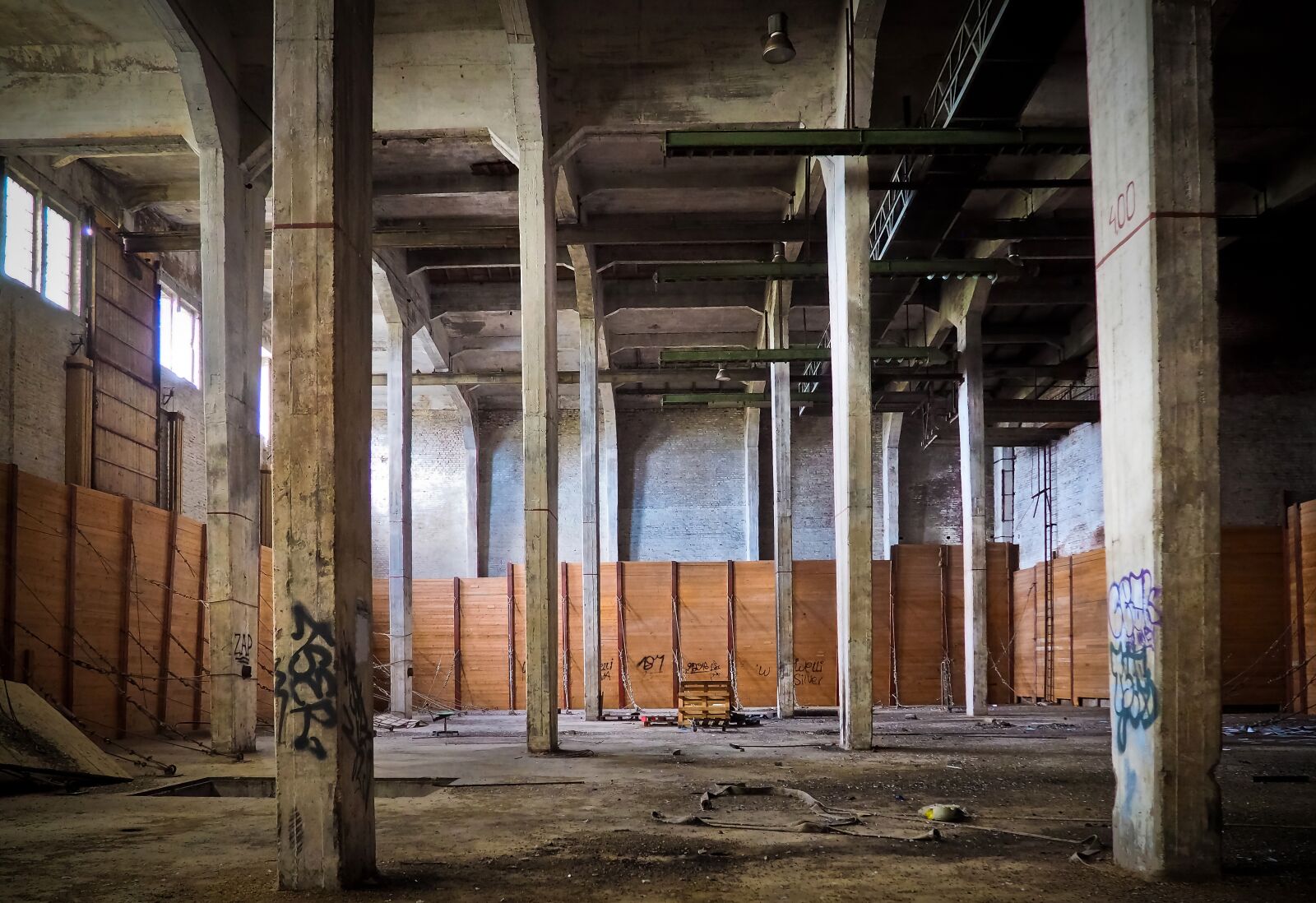 Olympus OM-D E-M10 sample photo. Lost places, warehouse, stock photography