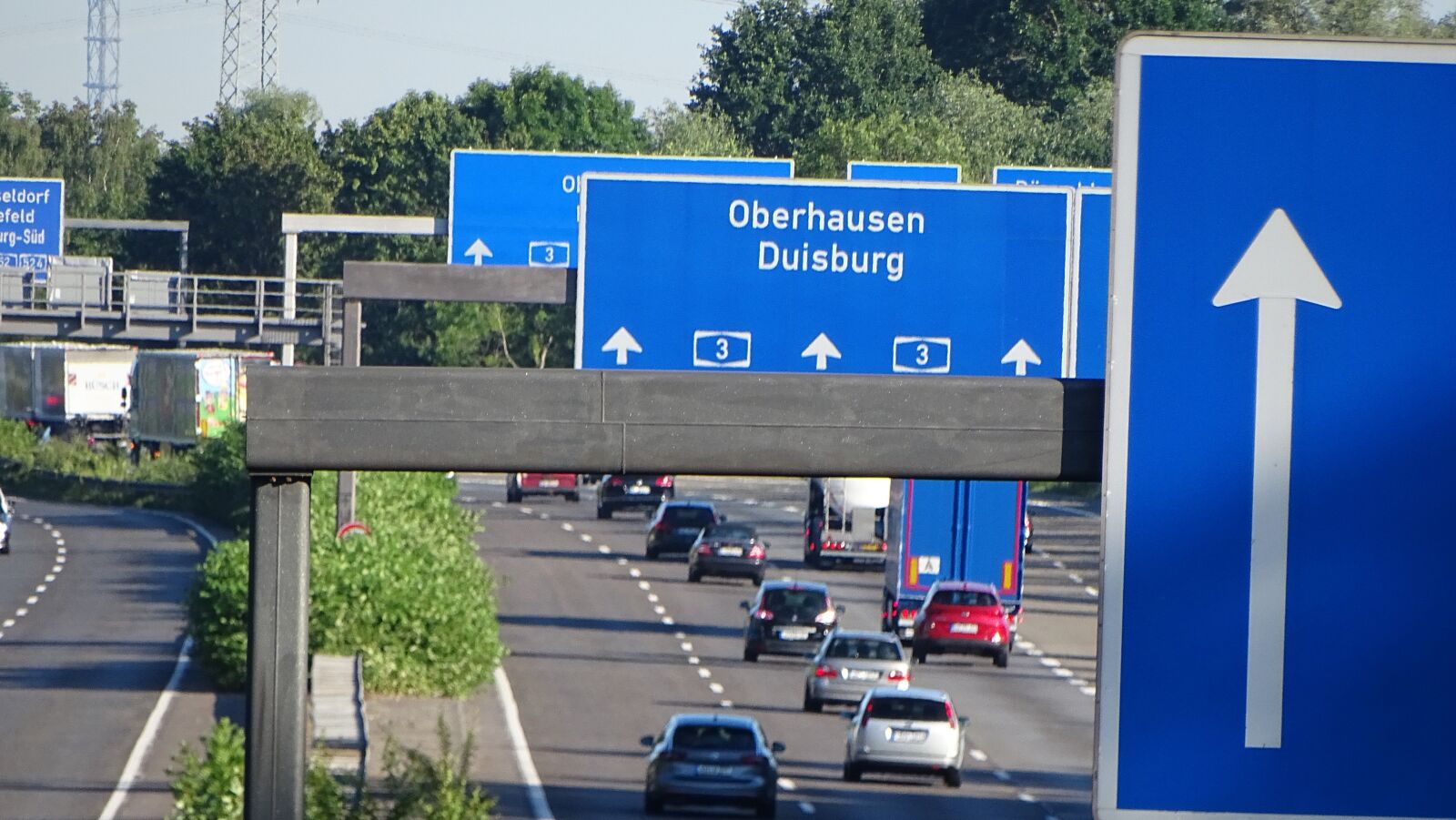 Sony Cyber-shot DSC-HX400V sample photo. Highway, traffic, transport photography