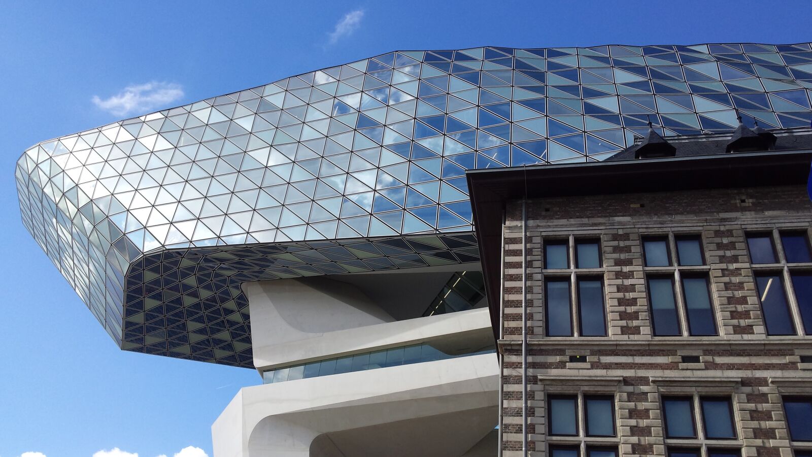 Samsung Galaxy S4 sample photo. Port house, antwerp, porthouse photography