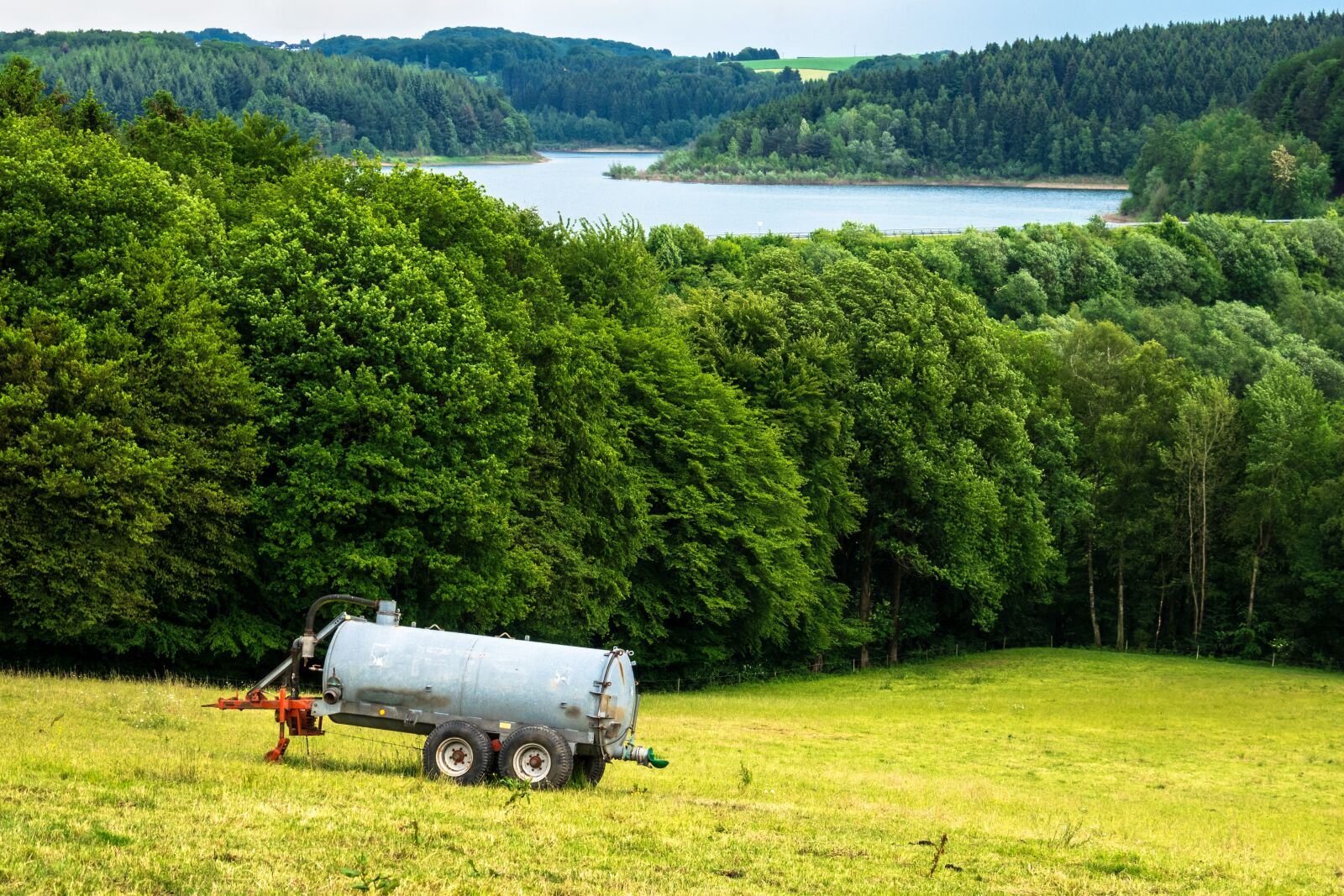 Canon PowerShot G3 X sample photo. Water truck, reservoir, drinking photography