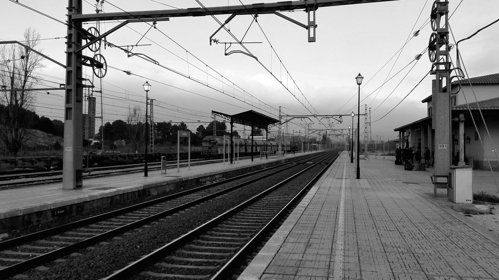 HUAWEI P8 Lite sample photo. Train, station, cold photography