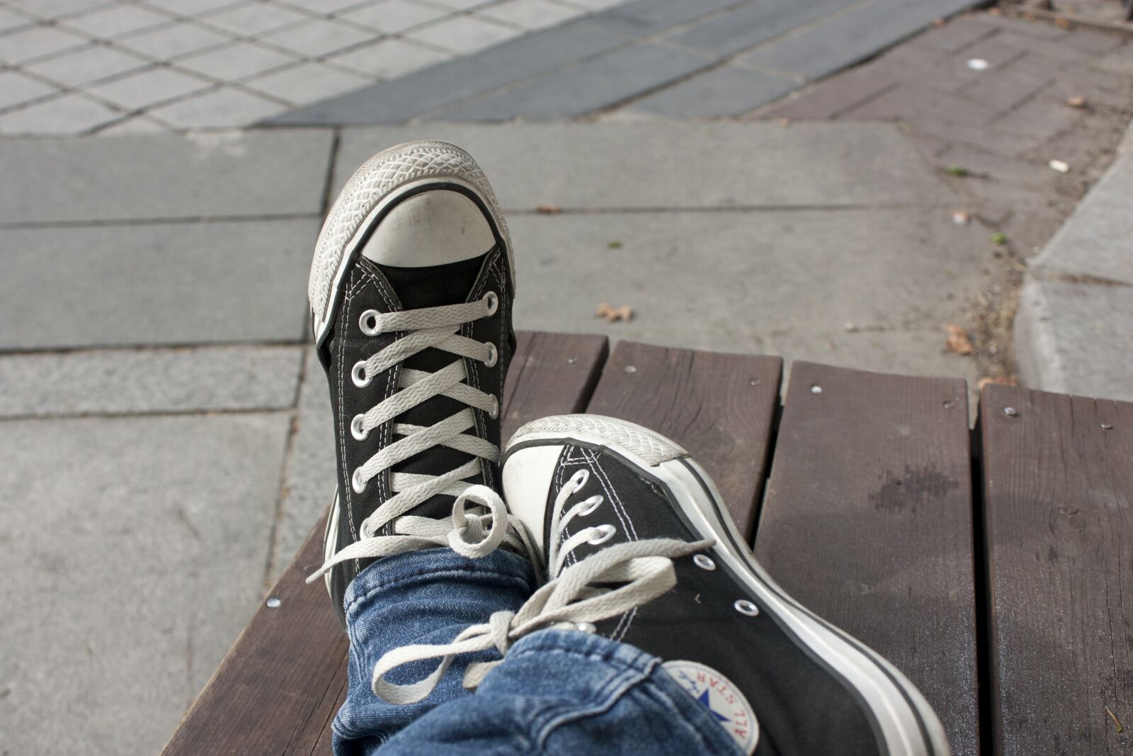 Canon EOS 450D (EOS Rebel XSi / EOS Kiss X2) sample photo. Sneaker, converse tuesday, break photography