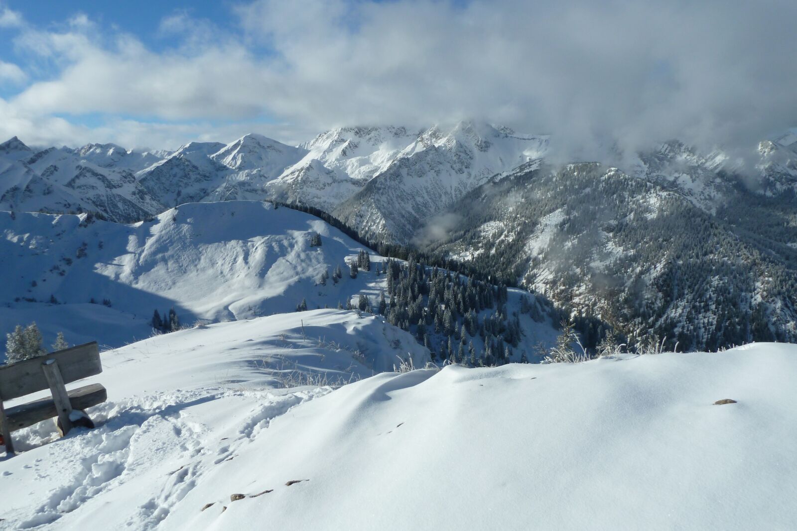 Panasonic Lumix DMC-ZS7 (Lumix DMC-TZ10) sample photo. Mountains, wintry, landscape photography