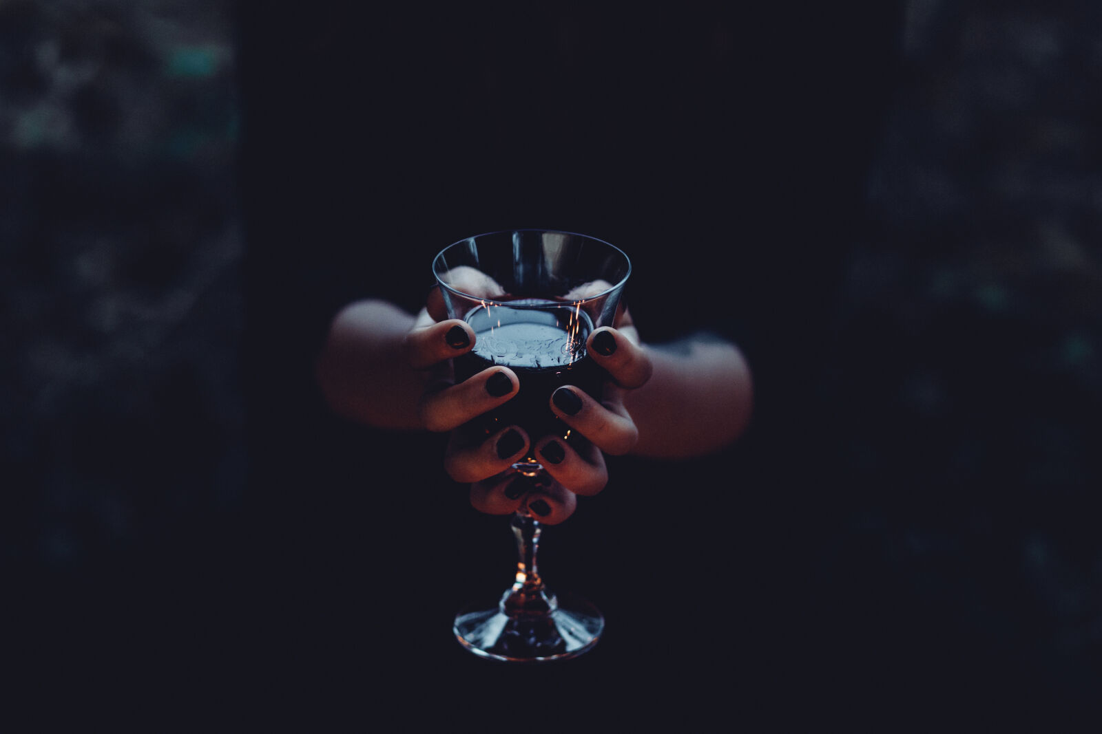 Canon EOS 6D sample photo. Alcohol, blur, dark, drink photography