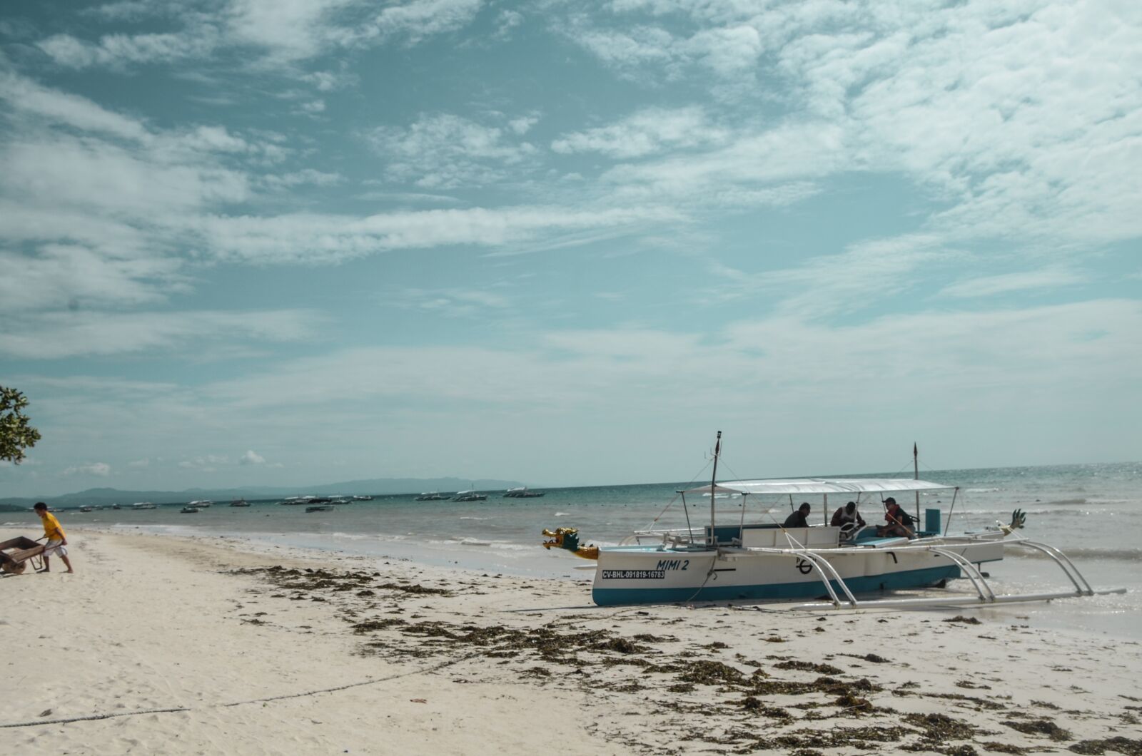 Nikon D5100 sample photo. Boat, beach, shoreline photography