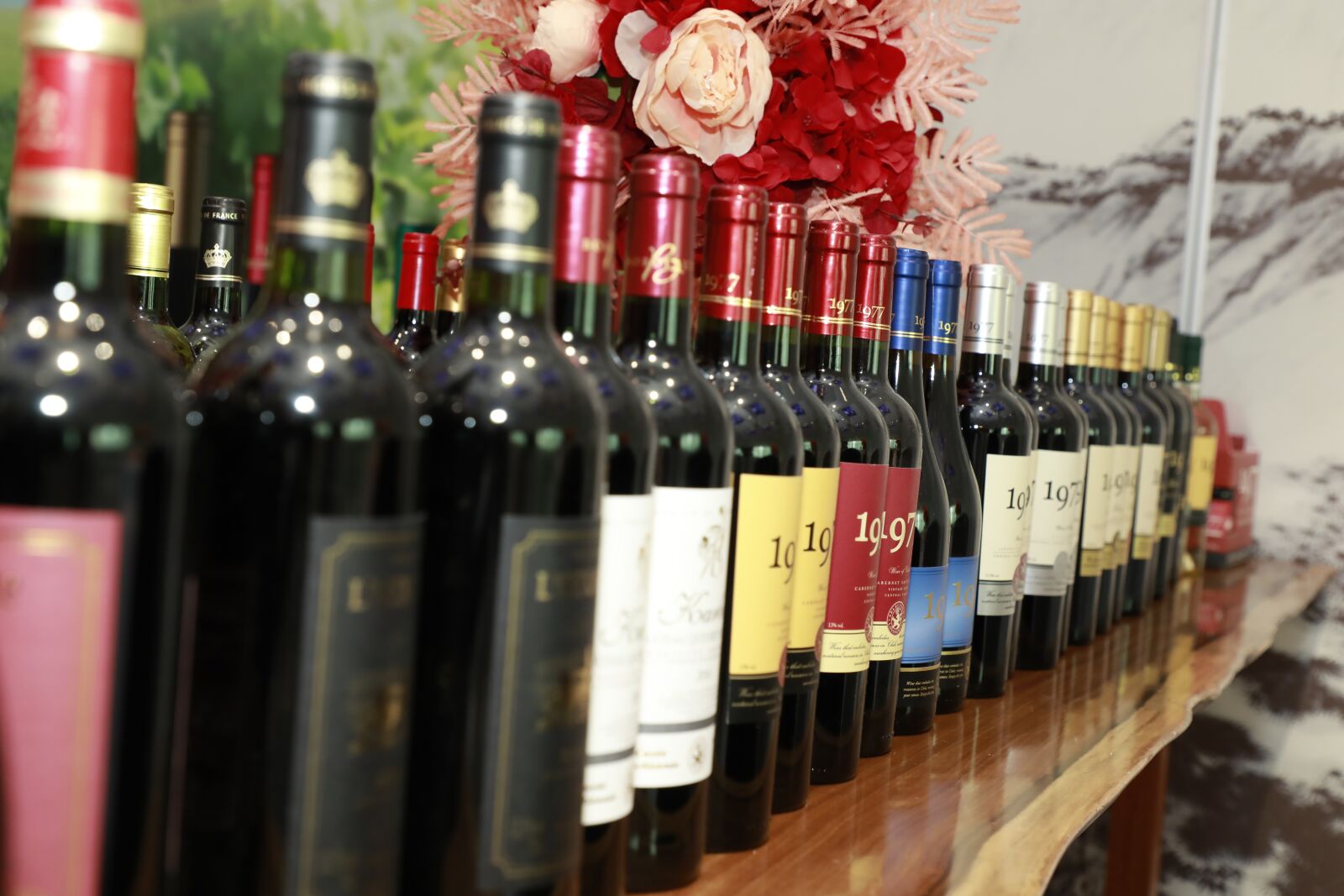 Canon EF 24-105mm F4L IS II USM sample photo. Wine, show, arrange photography