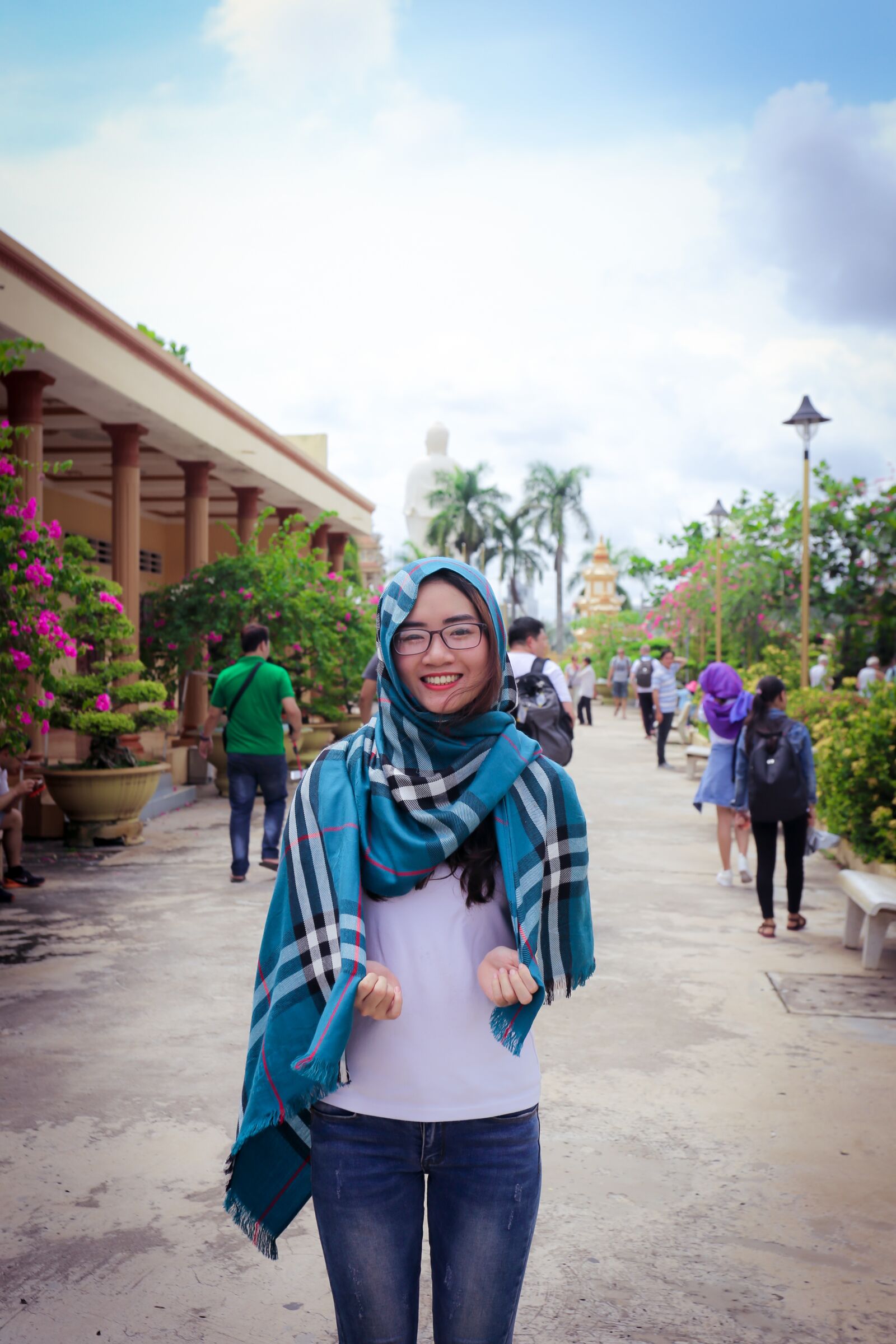Canon EOS 6D + Canon EF 17-40mm F4L USM sample photo. Female, sunday, woman photography