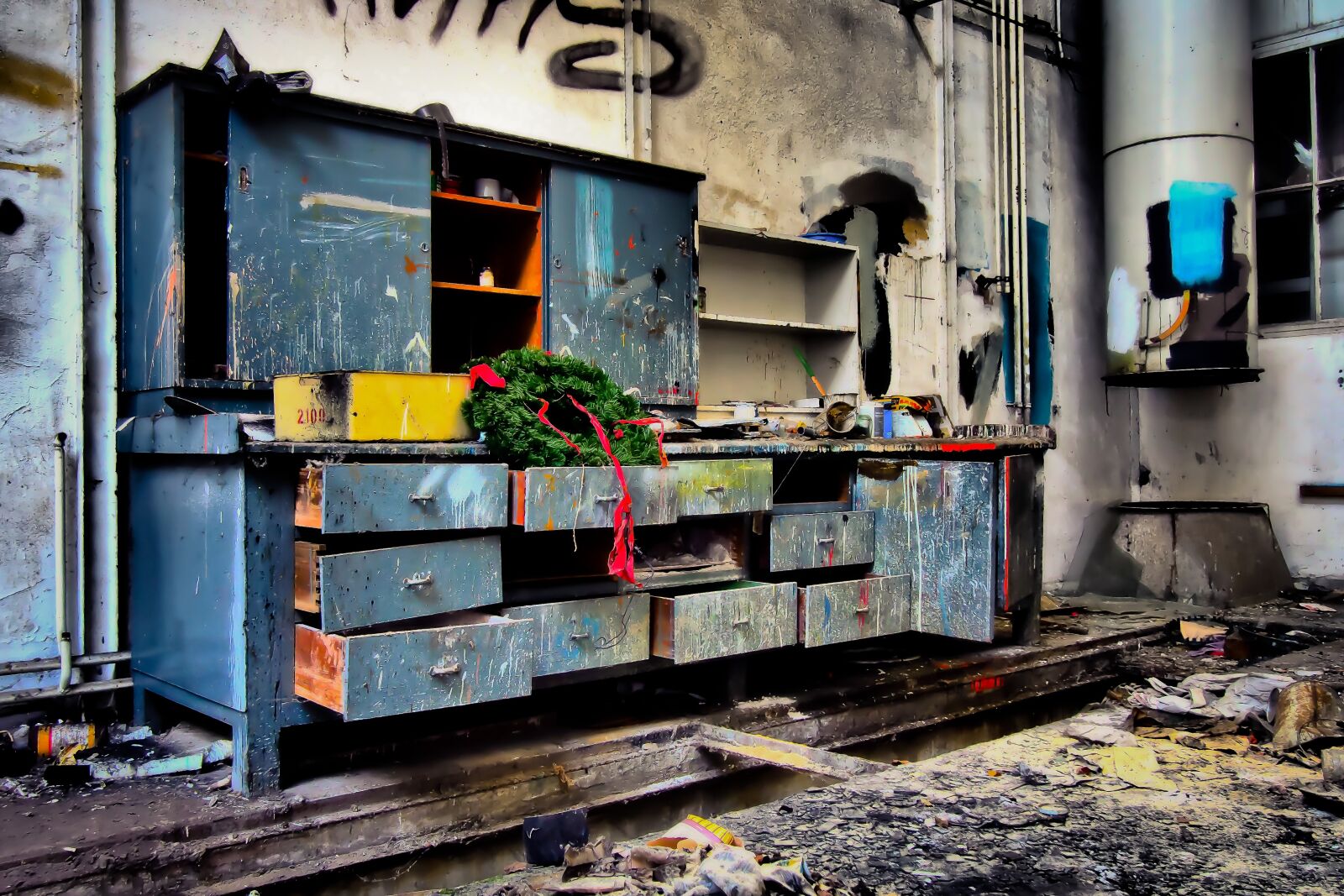 Olympus OM-D E-M10 sample photo. Lost places, workshop, abandoned photography