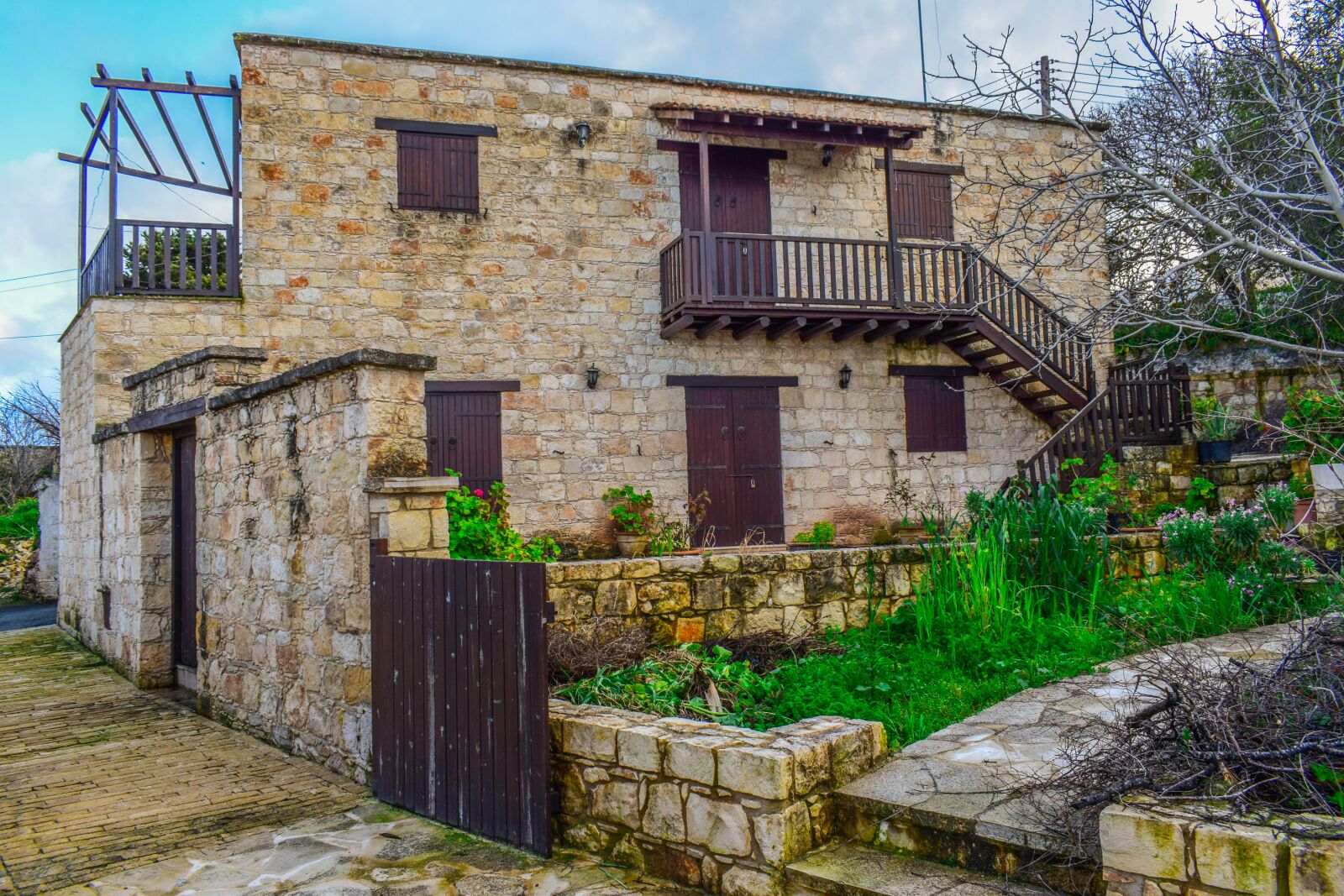 Nikon D3300 sample photo. Old house, architecture, traditional photography