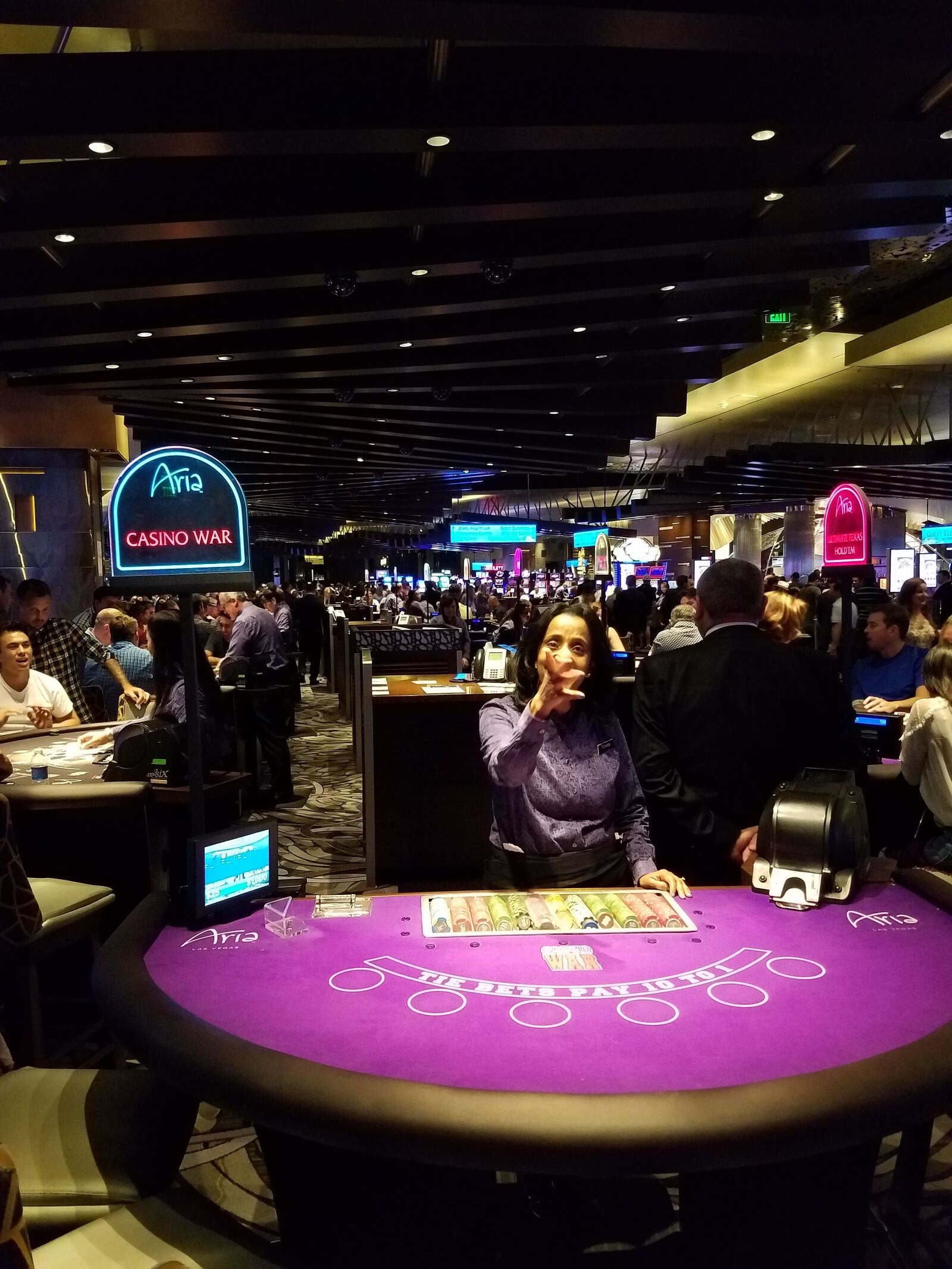 Samsung Galaxy S7 sample photo. Casino, war photography