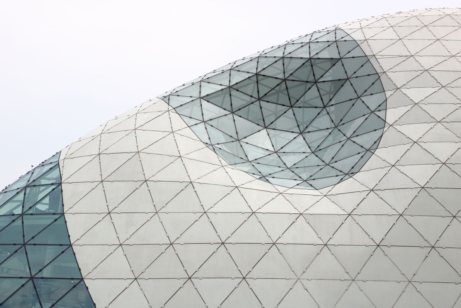 Canon EOS 750D (EOS Rebel T6i / EOS Kiss X8i) sample photo. Netherlands, eindhoven, building photography