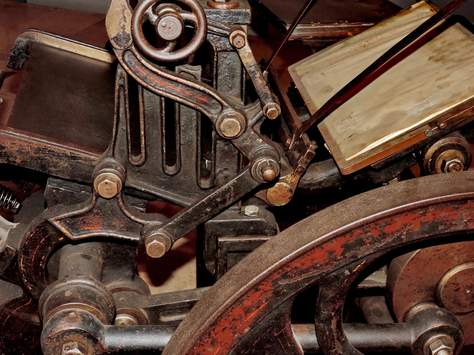 Nikon Coolpix P520 sample photo. Antiquity, cast iron, machinery photography