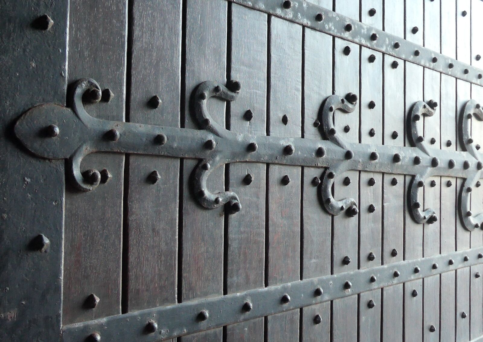 Panasonic DC-TZ200 sample photo. Church, door, scrolled metal photography