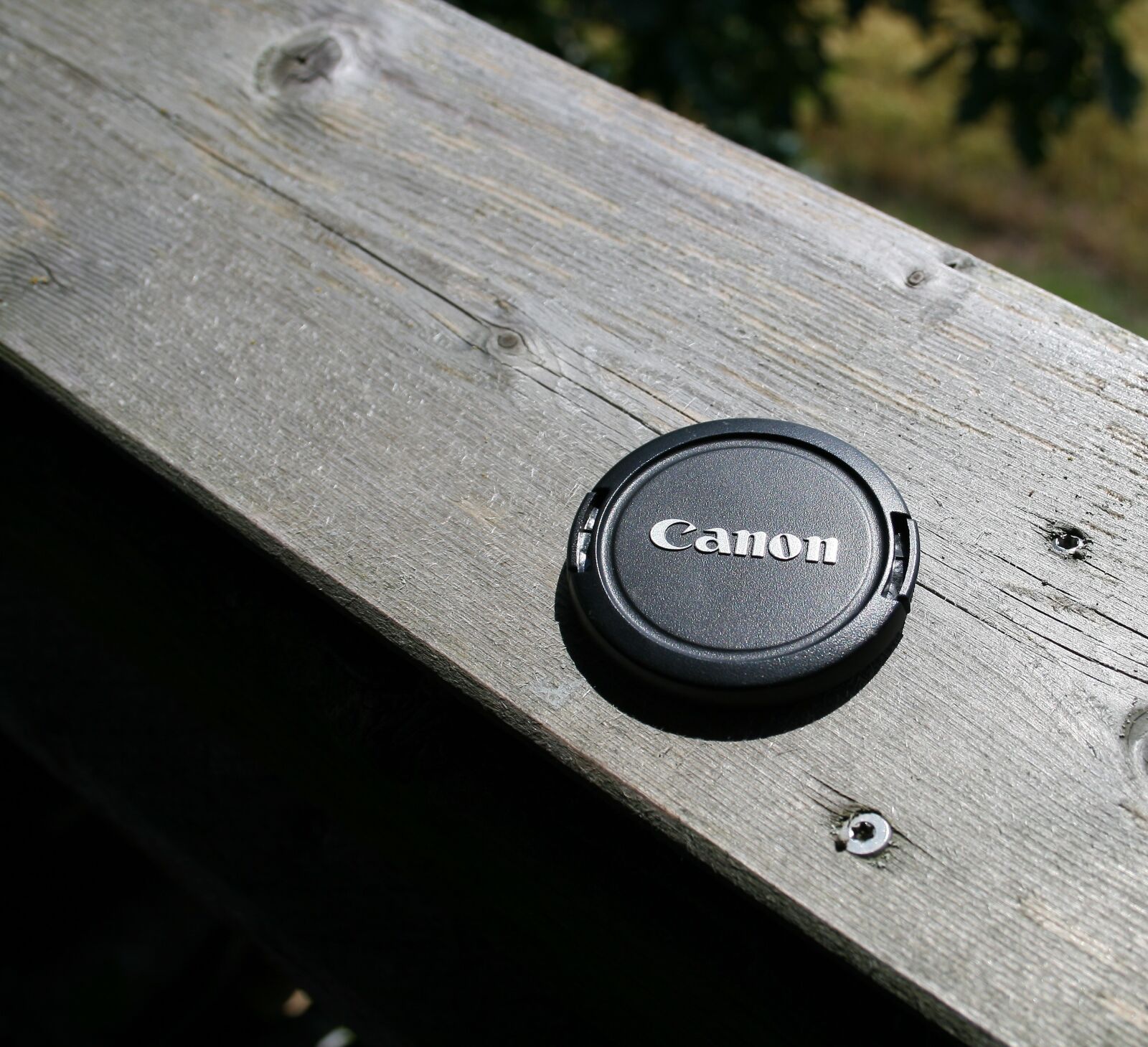 Canon EOS 400D (EOS Digital Rebel XTi / EOS Kiss Digital X) sample photo. Canon, lens cover, photograph photography