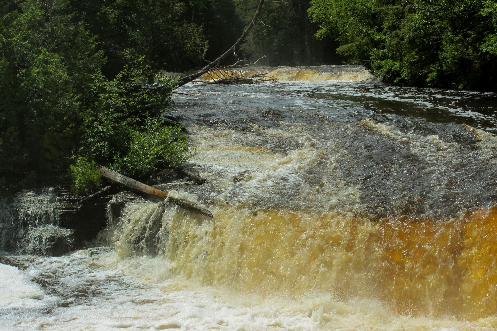 Canon EOS 600D (Rebel EOS T3i / EOS Kiss X5) sample photo. Waterfall, water, river photography