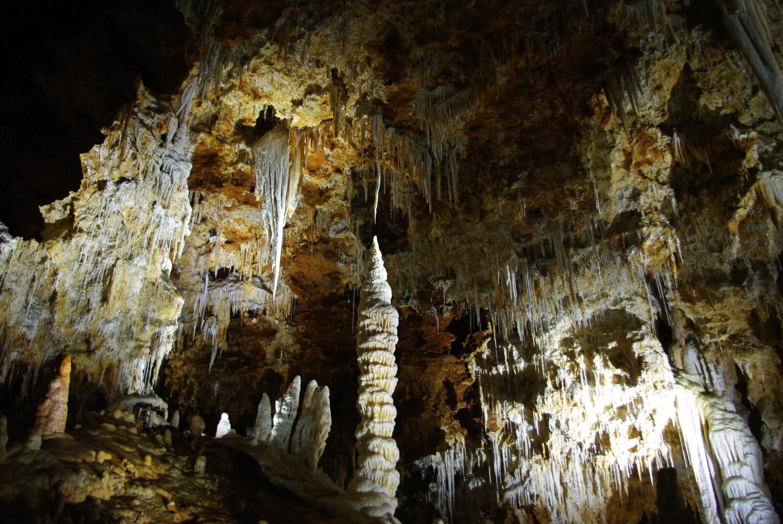 Pentax K200D sample photo. Cave, stalactite, stalagmite photography