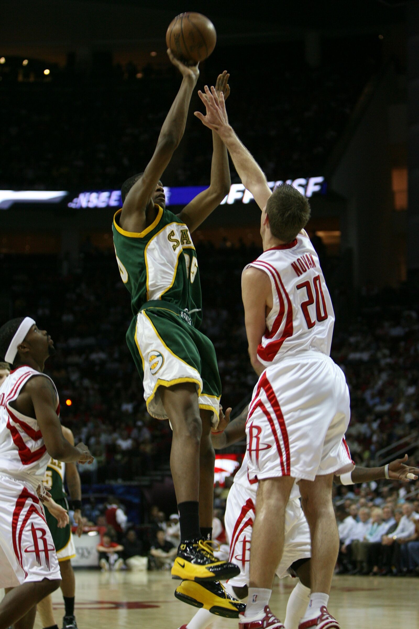 Canon EOS-1D Mark II N sample photo. Basketball, game, sport photography