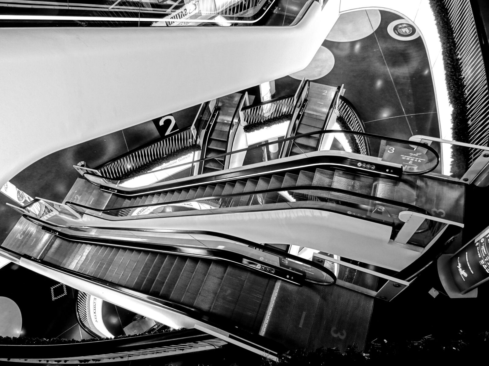 Sony Cyber-shot DSC-HX50V sample photo. Frankfurt, myzeil, stairs photography