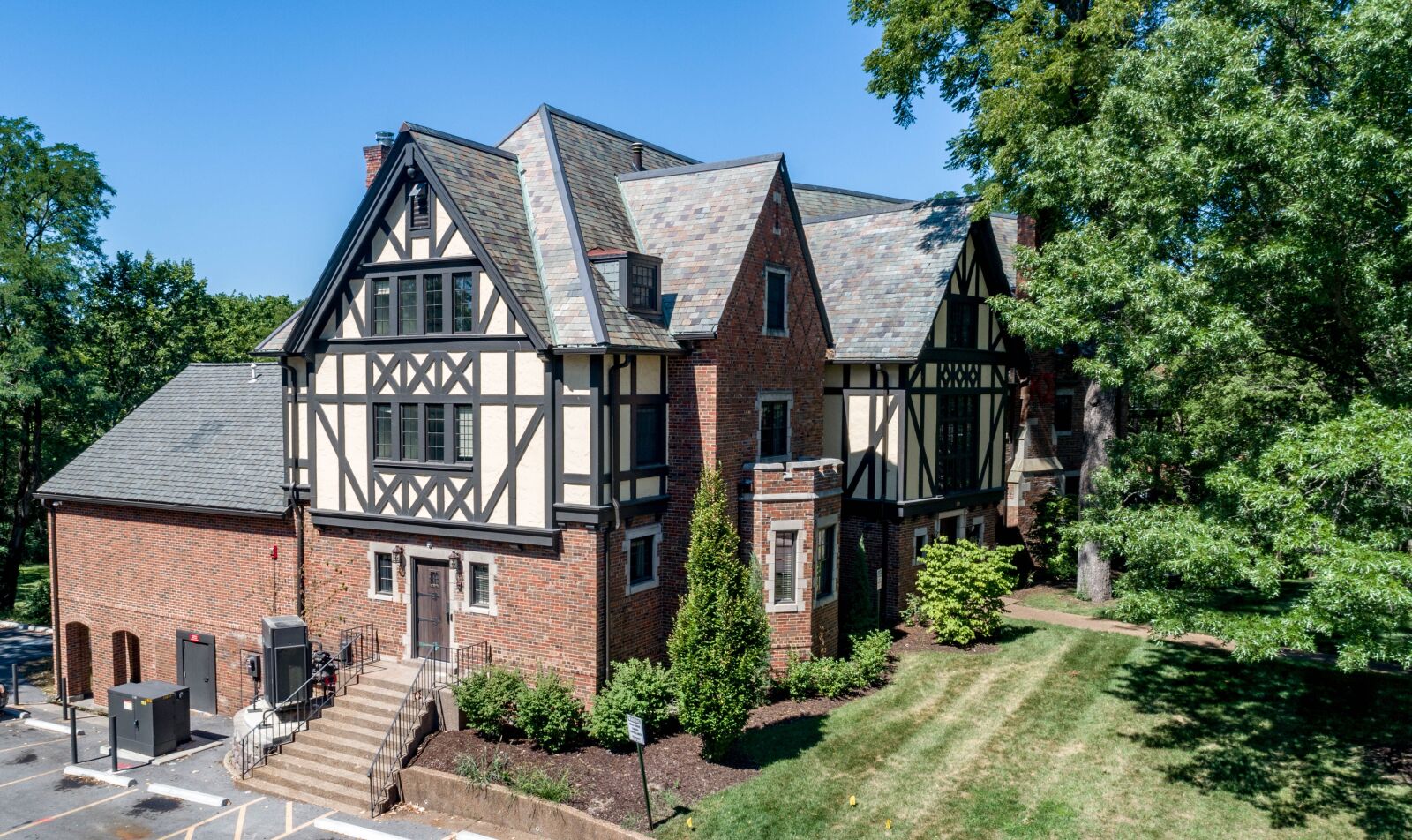 DJI FC6310 sample photo. Building, fraternity, side photography