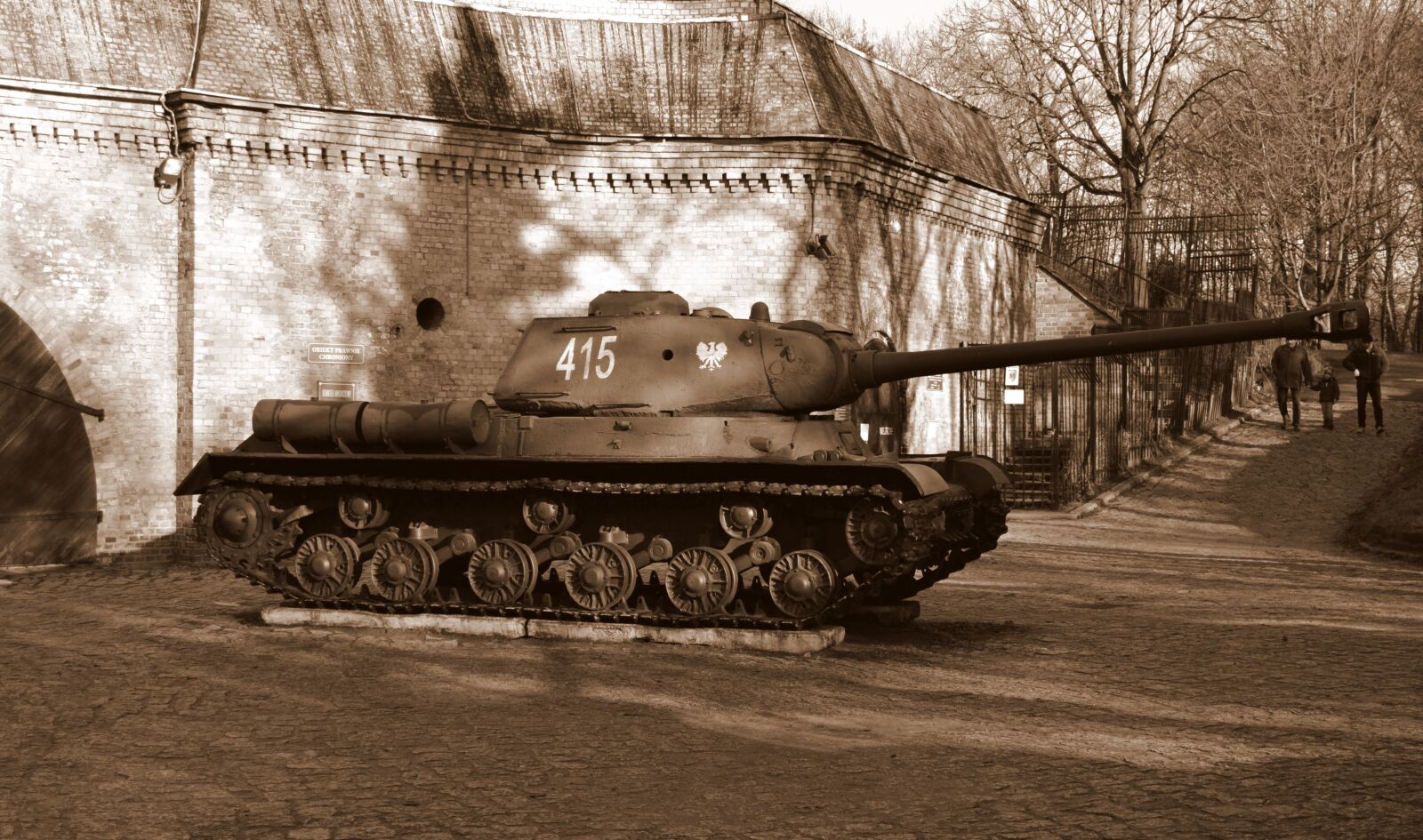 Nikon D3100 sample photo. Main battle tank, monument photography