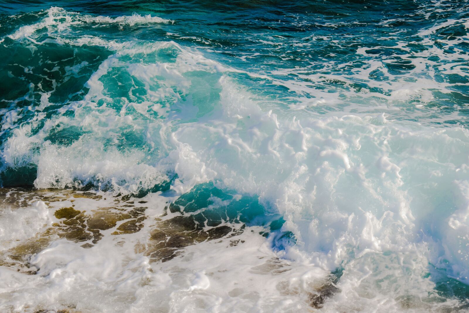 Nikon D3300 sample photo. Wave, smashing, foam photography