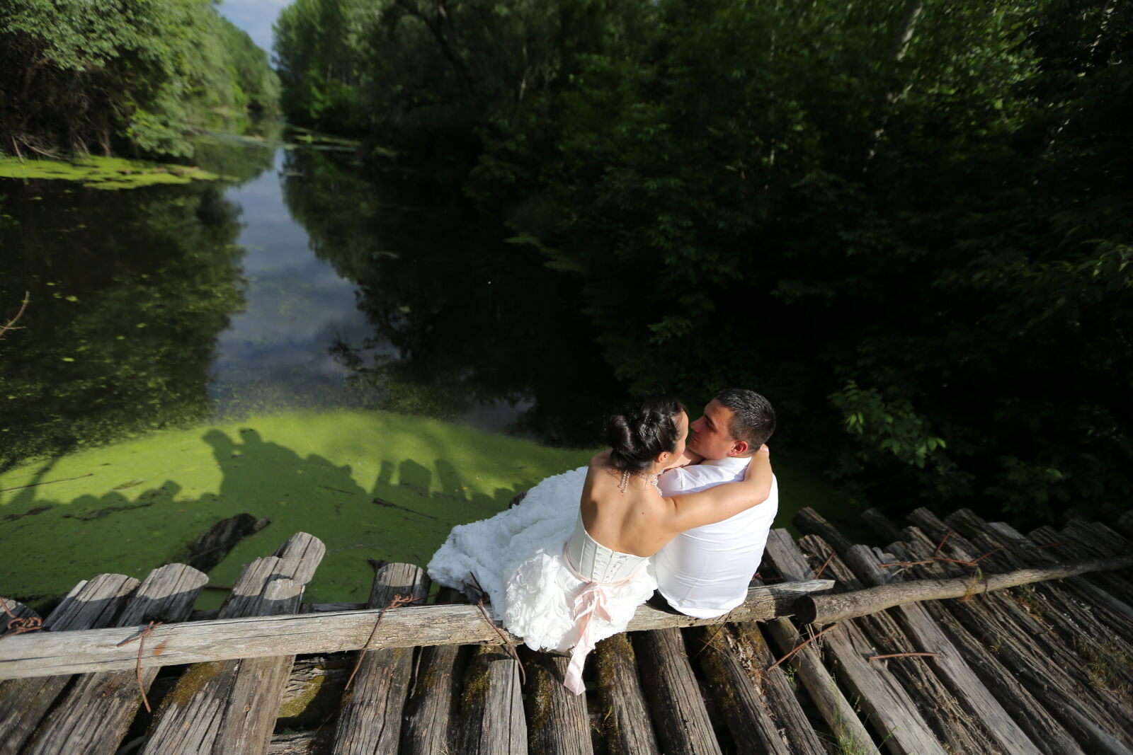 Canon EF 16-35mm F2.8L II USM sample photo. Bride, wedding dress, wooden photography