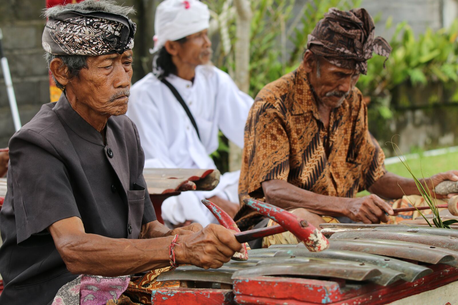 Canon EOS 70D + Canon EF 70-200mm F2.8L IS II USM sample photo. Bali, tradition, indonesia photography