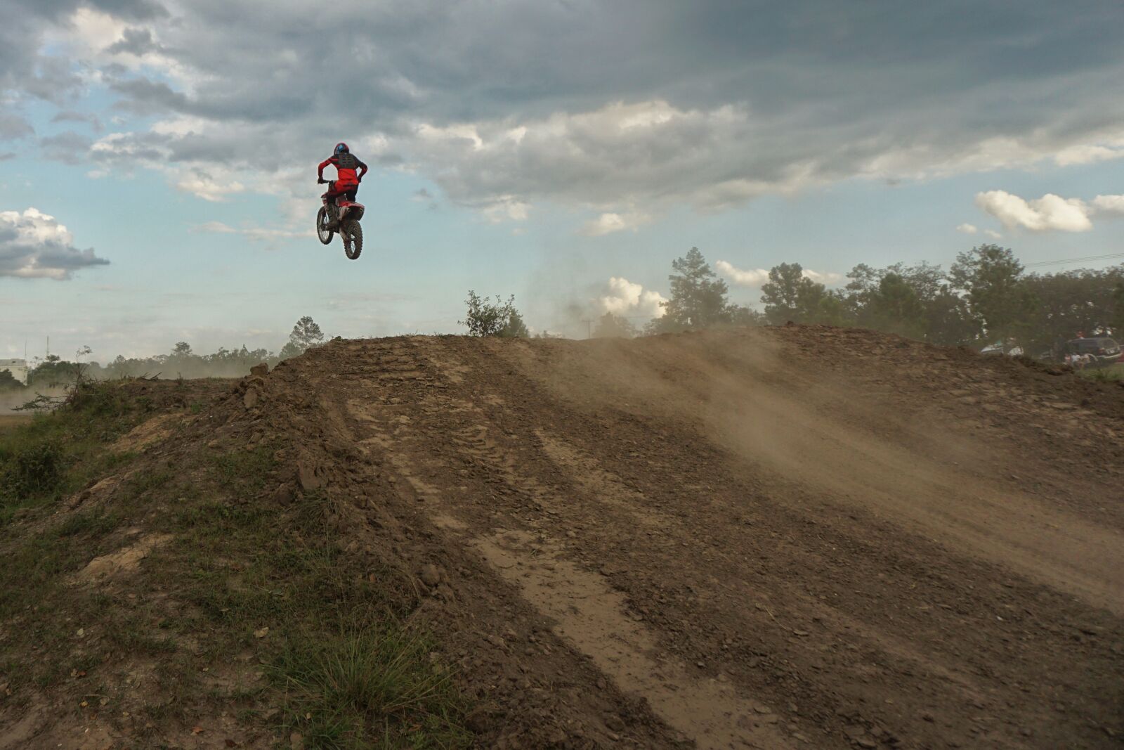 Sony E 16-50mm F3.5-5.6 PZ OSS sample photo. Motocross, dirt bike, ramp photography