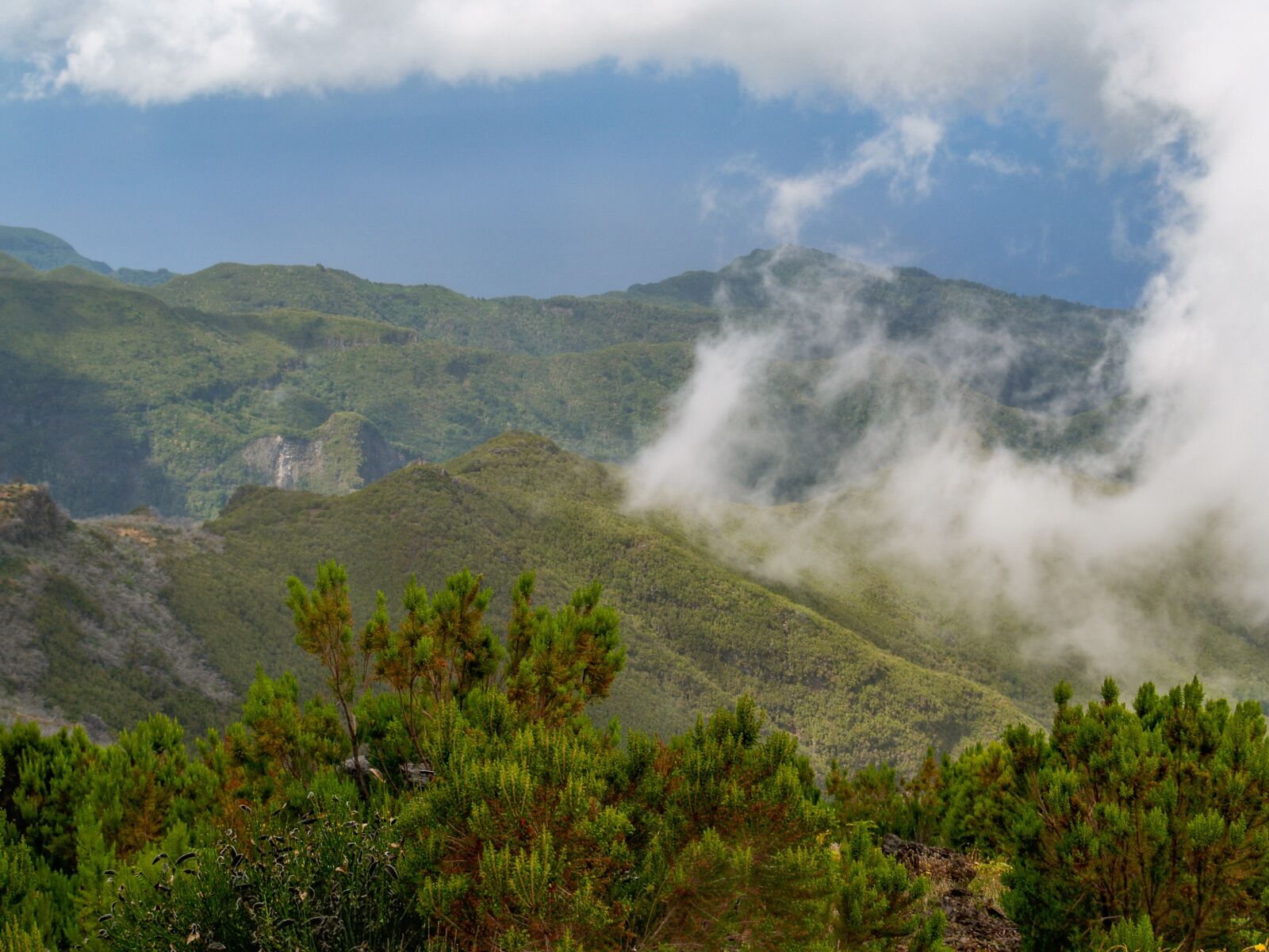 Olympus E-500 (EVOLT E-500) sample photo. Landscape, mountains, hills photography