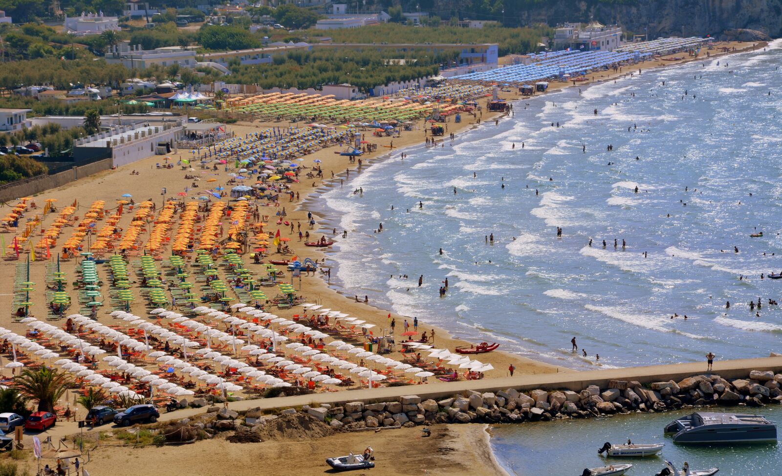 Nikon D7100 sample photo. Beach, umbrellas, sea photography