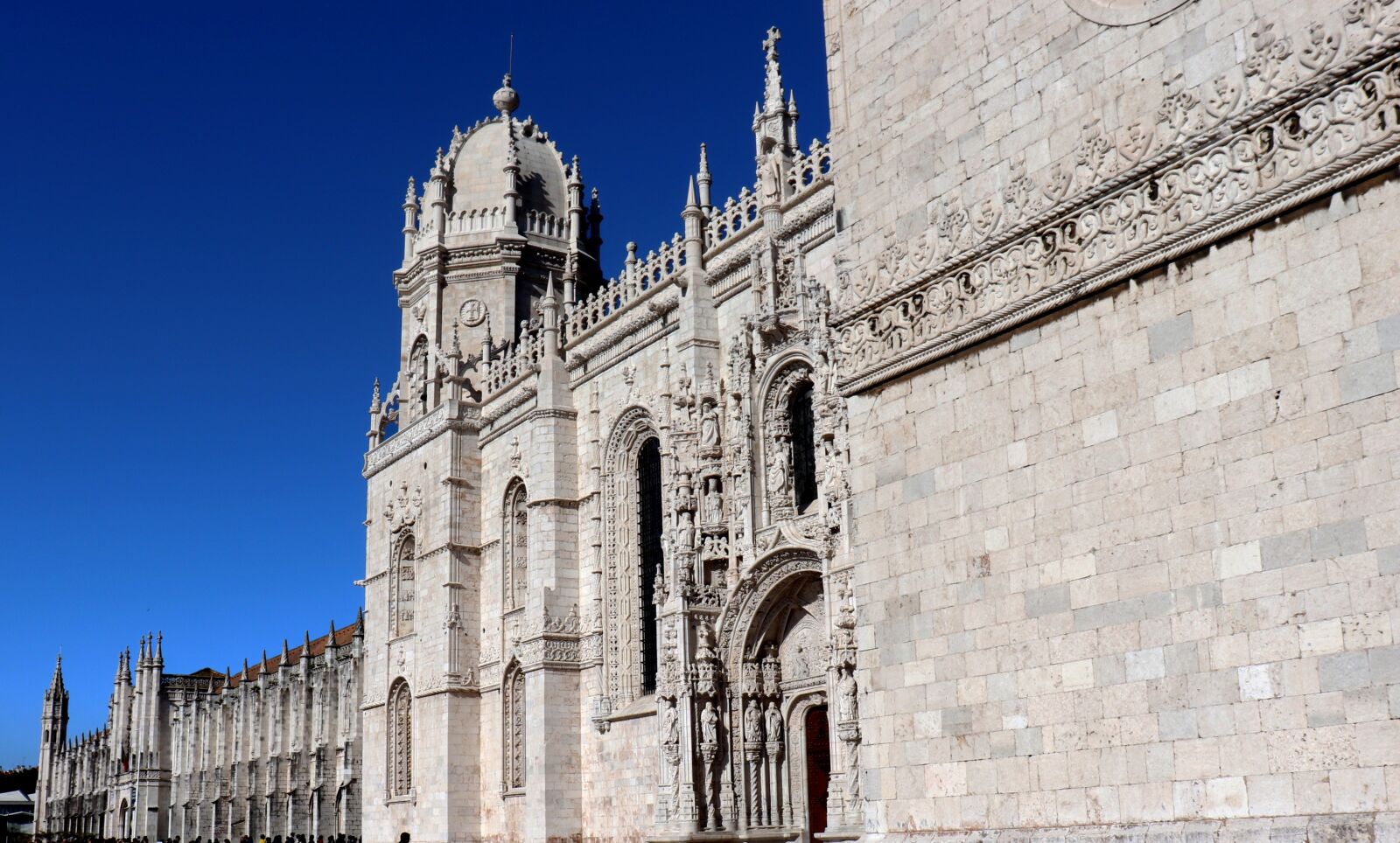 Canon EOS 200D (EOS Rebel SL2 / EOS Kiss X9) sample photo. Lisbon, monastery, sky photography