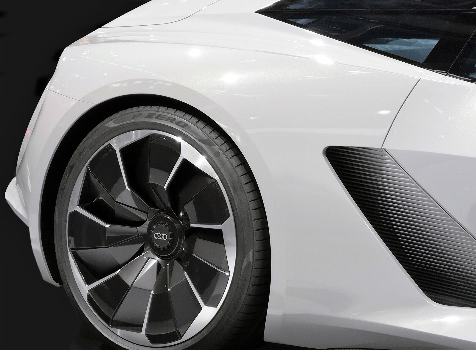 HUAWEI CLT-L29 sample photo. Wheel, automobile, rim photography