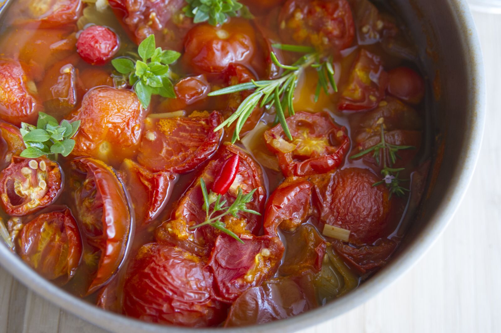 Nikon D3S sample photo. Stewed tomatoes, dish, soup photography