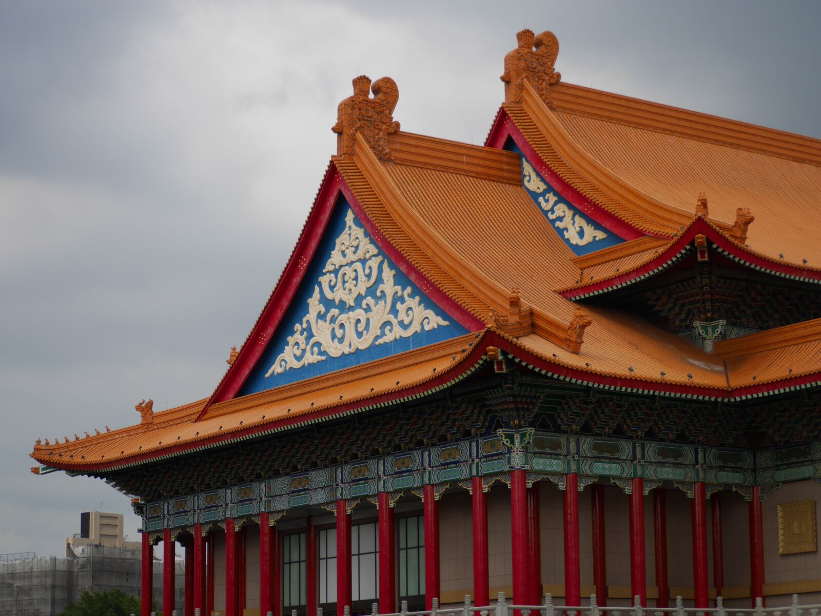 Panasonic Lumix DMC-GX7 sample photo. Taipei, roof, traditional photography