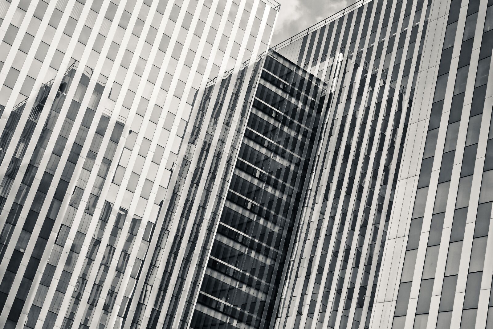 Olympus OM-D E-M10 sample photo. Architecture, building, modern photography