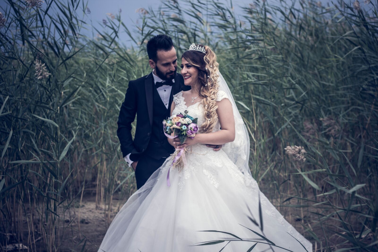 Canon EOS 60D + Canon EF 50mm F1.8 II sample photo. Adult, bridal, bride photography